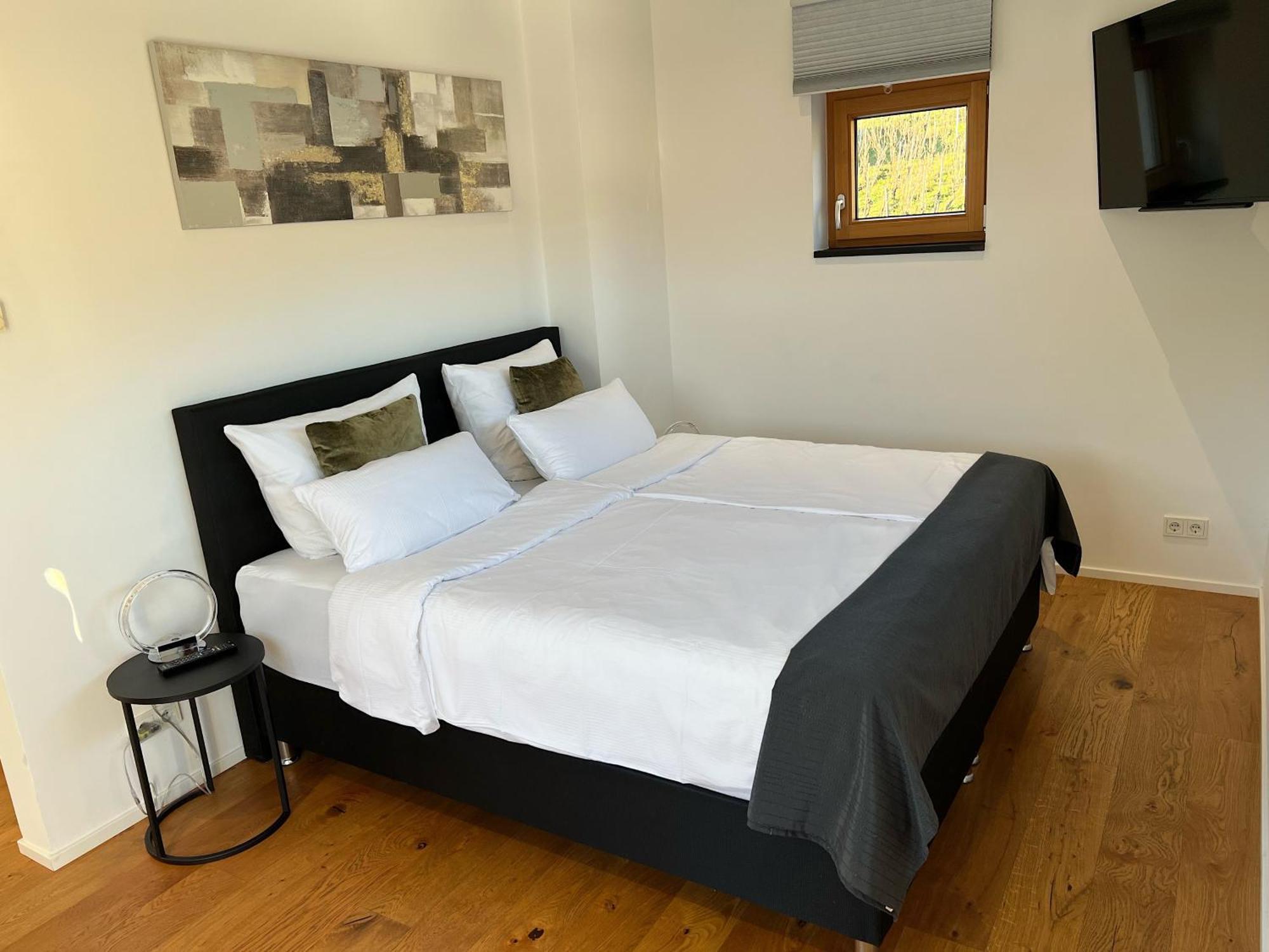 Weingut-Aparthotel Olinger Mehring  Pokoj fotografie